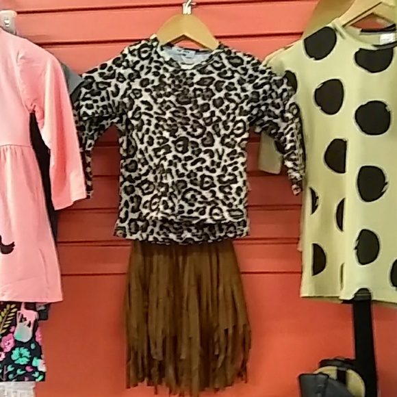 2 piece, skirt and top - Picture 1 of 2